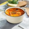 Enamel Dutch POTS can withstand high temperatures and meet many cooking needs, such as cooking, baking and stewing